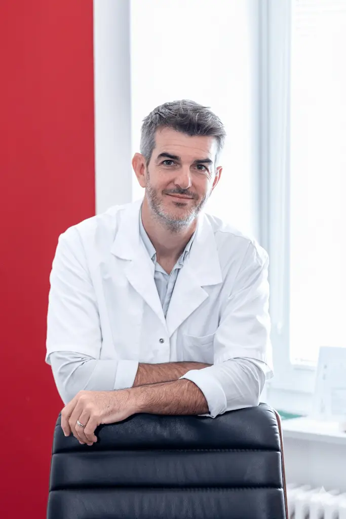 Portrait du Dr Stéphane Vasseur, chirurgien orthopédique de l’épaule